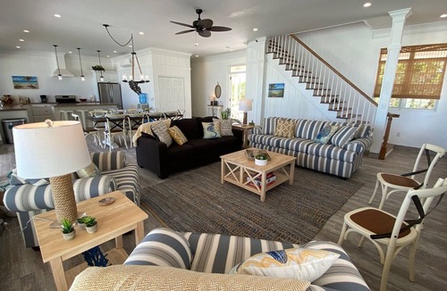 William's Town Villa | Incredible location! Perfect for families. Beautiful sheltered beach Heated pool