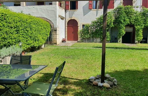 Valgatara Apartment | Independent accommodation with private bathroom and exclusive garden use.