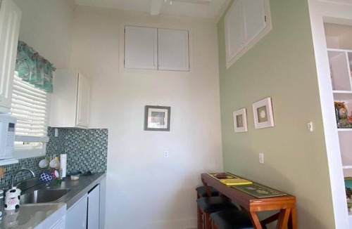 Rolleville Apartment | INTERLUDE apartment suite