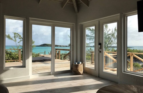 William's Town Cottage | Intimate Luxury on Bahamas Best Beach - Blue Point Cottage Beach House