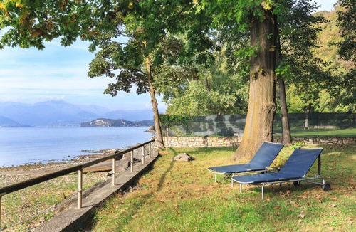Ispra Villa | Ispra Villa Sleeps 8 WiFi