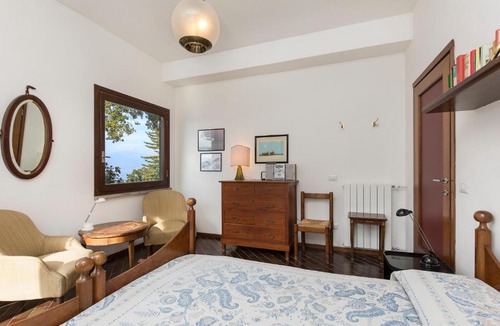 Ispra Villa | Ispra Villa Sleeps 8 WiFi
