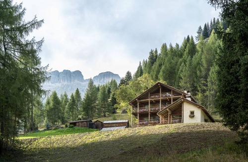 Livinallongo del Col di Lana Ski Chalet | 500 m² Chalet ∙ 3 bedrooms ∙ 14 guests