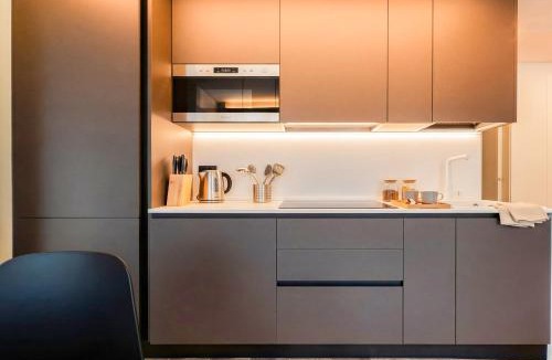 Iseo Apartment | Jacuzzi Luxury 2-Bedroom Apartment Iseo Piazza Garibaldi - Terrace & AC