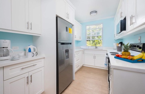 Epworth Condo | Jamaica Time - Driftwood - SeaPalms - 3BR/3BA Condo Ocho Rios - Beach Front/Pool