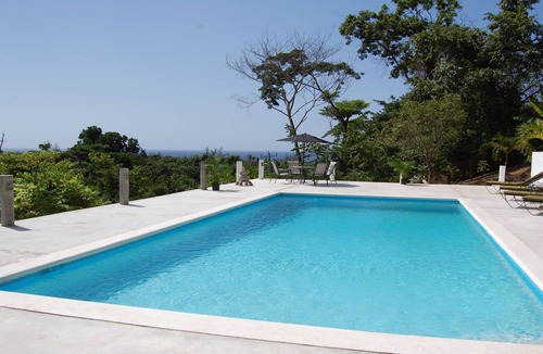Runaway Bay Villa | Jaquar Villas - Exclusive 20 bedroom Property for Reunions, Weddings, events