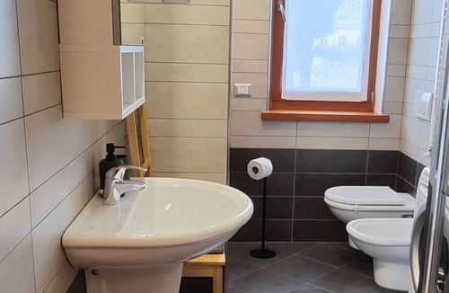 Busto Arsizio Apartment | JASMINE Malpensa Express & train to Milano