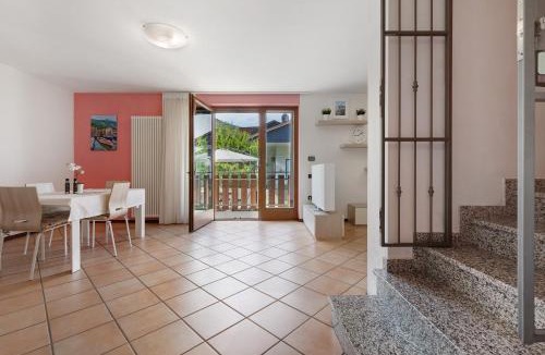 Bolognano-Vignole Villa | Katzemburg 9999