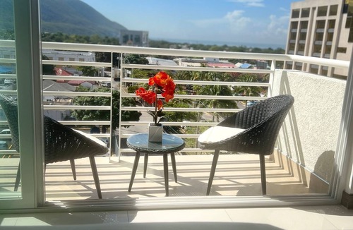 Eden Gardens Apartment | Kensington two bedroom with pool and gym