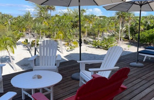 William's Town Cottage | KeyLime Cottage: Beachfront vacation house, Tropic of Cancer beach, Little Exuma