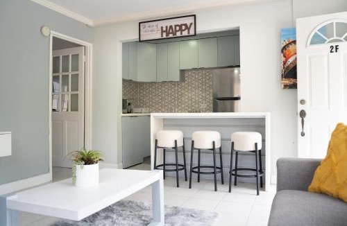 Mona Apartment | Kingston Skyline Escape