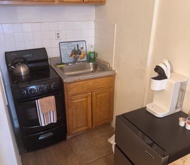Harlem Apartment | Kitchenette