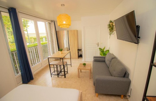 Le Plessis-Robinson House | L'Estival Room Logement en Colocation