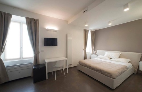 Zona Risorgimento House | L'Ottava GuestHouse