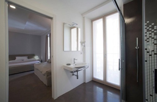 Zona Risorgimento House | L'Ottava GuestHouse