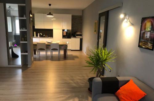 Crevoladossola Apartment | "La Bella della Cappuccina" Casa con Parcheggio Interno Gratuito