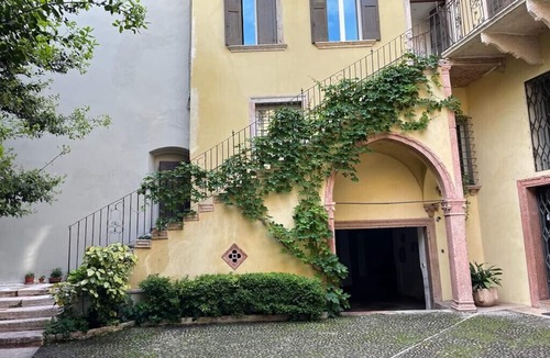 Citta Antica Apartment | La casa del fotografo - center of Verona