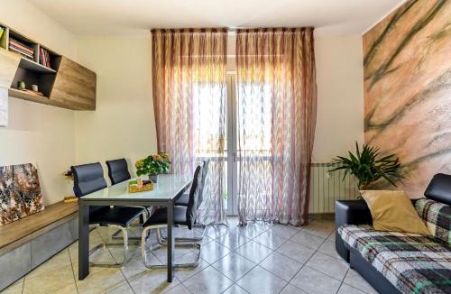 Saronno Apartment | La Casa di Hellen 2room &living room 5pers app