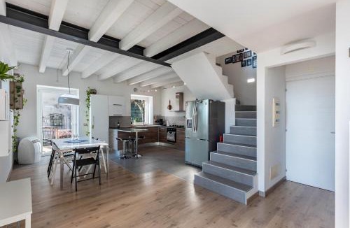 Nord-Est House | La Casa In Collina Con Vista
