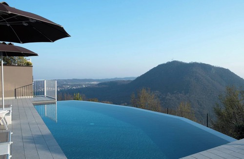 Villanuova sul Clisi Apartment | La Cornice sul Garda , Ciliegio - Lake view and garden in residence with pool