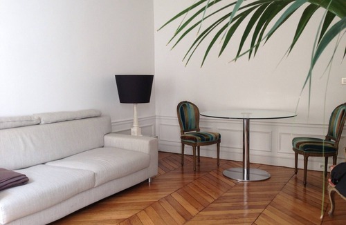 Quartier de Rochechouart Apartment | La Fayette-Montmartre district, 53 m² apartment.