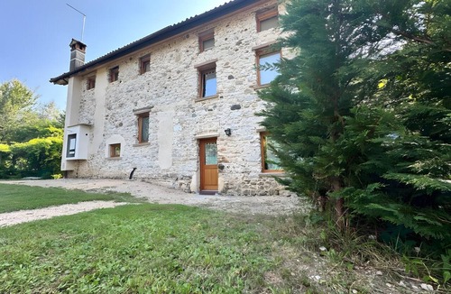 Seren del Grappa Apartment | La Finestra sul Grappa – 'Monte Grappa' Room with Mountain View, Shared Terrace & Wi-Fi