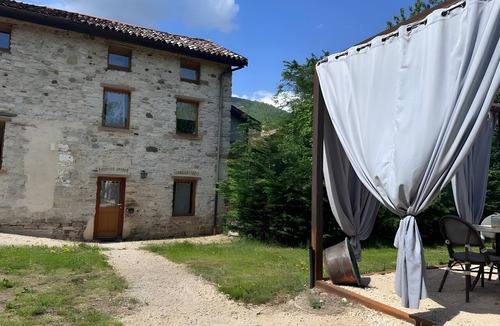 Seren del Grappa Apartment | La Finestra sul Grappa – Room 'Monte Roncon' with Mountain View, Shared Terrace & Wi-Fi