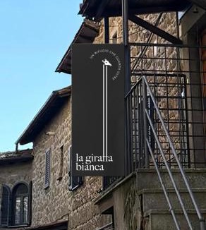 Vallerano House | la giraffa bianca