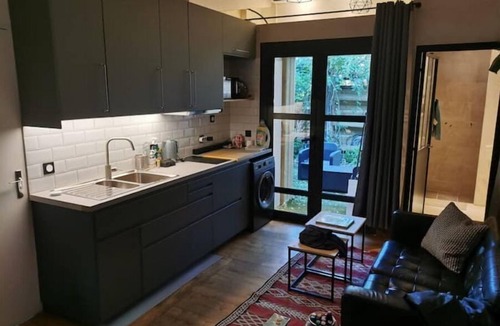 Montreuil House | LA Maison DU Bonheur