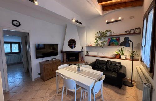 Chioggia Apartment | La Mansardina