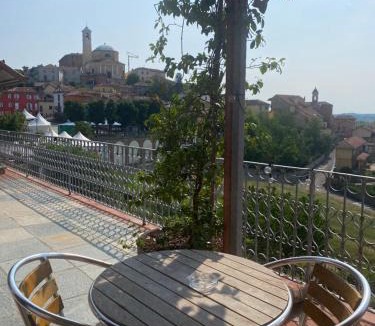 Montegrosso dʼAsti Apartment | La terrazza sul Monferrato