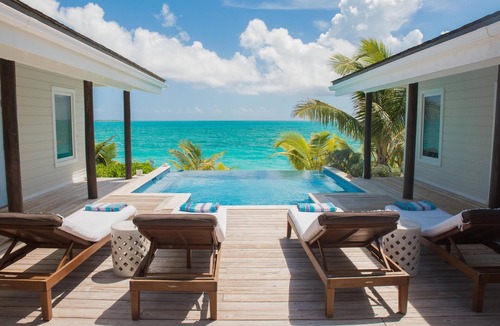 Great Exuma House | Lady Blue Sits On Beautiful Tar Bay Beach-Features Infinity pool/Outdoor Living