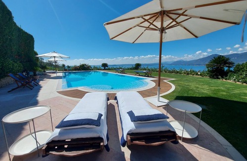 Frader Apartment | Lake Garda luxury studio with pool
