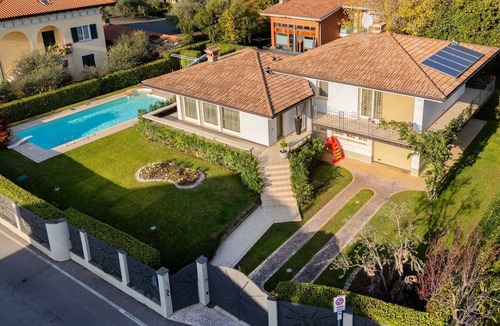 Toscolano Maderno Villa | "Lake House" Charming Villa just 50 meters from the lake and sandy beach