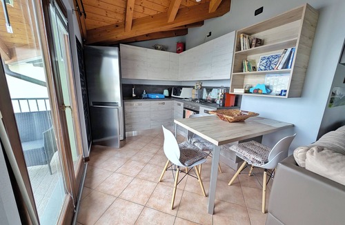 Riva di Solto Apartment | Lara's house with lake view