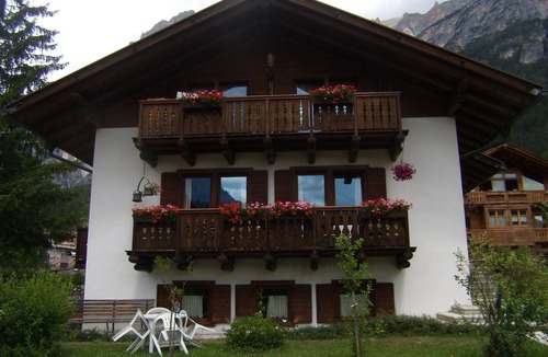 San Vito di Cadore Villa | Large stately apartment