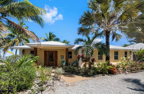 Jimmy Hill House | Lattitude Adjustment Luxury Gated Beach Front Paradise