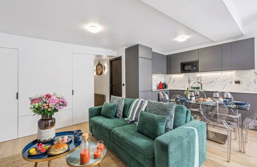 Saint-Germain-des-Pres Apartment | Lavie Maison : Cozy flat in Saint Germain
