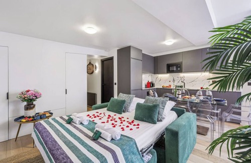 Saint-Germain-des-Pres Apartment | Lavie Maison : Cozy flat in Saint Germain