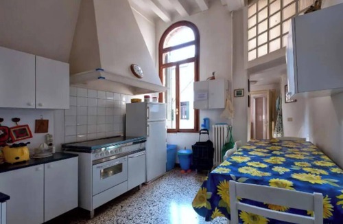 Santa Croce Apartment | Lavish 270m² Venetian Apartment with Grand Living Room and Historic Elegance