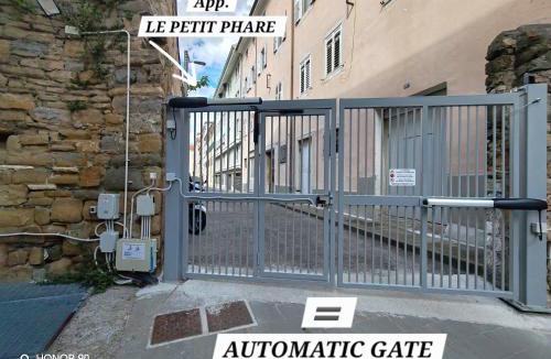 Citta Nuova-Barriera Nuova-San Vito-Citta Vecchia Apartment | Le Petit Phare in Centro Storico con vista mare