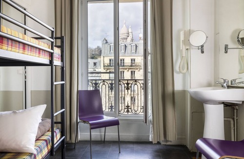 Quartier de Rochechouart Hostel | Le Régent Montmartre by Hiphophostels