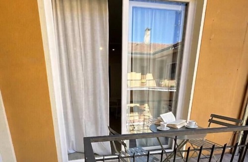 Sesto Calende Apartment | Leonardo Academy at 2': spacious three-bedroom apartment in downtown