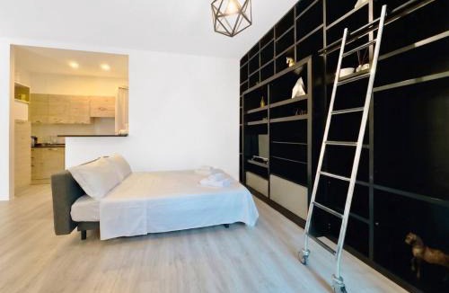 Sesto Calende Apartment | Leonardo Academy & Relax 95mq Giardini e Terrazzo