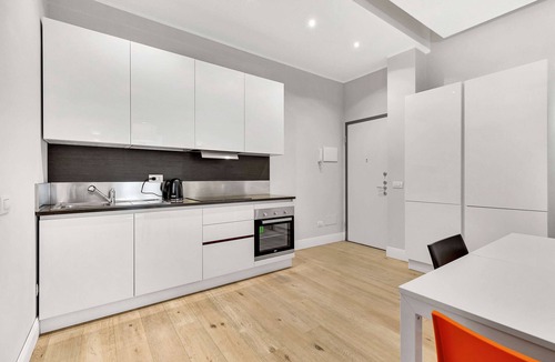 Central Station Apartment | Lepetit 3 Welcomely - Two Bedroom Apartment, Sleeps 5