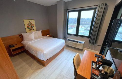 Greenwood Hotel | Liberty View Brooklyn Hotel