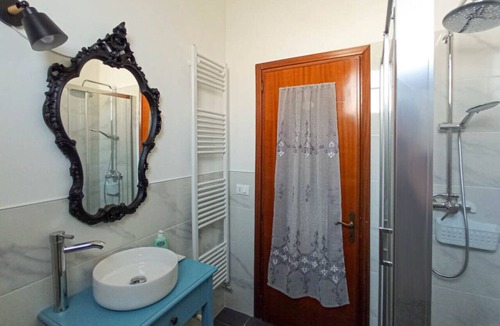 Castelfranco Veneto Bed & Breakfast | Lilly`s Home - Borgo Asolo (Bagno Condiviso)