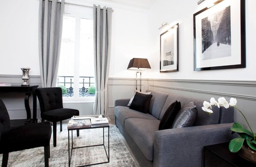 Porte-Saint-Martin Apartment | LivinParis | Luxury 2 Bedrooms Grand-Boulevard II