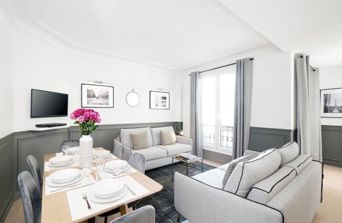 Quartier de Rochechouart Apartment | LivinParis | Luxury 2 Bedrooms Opera II