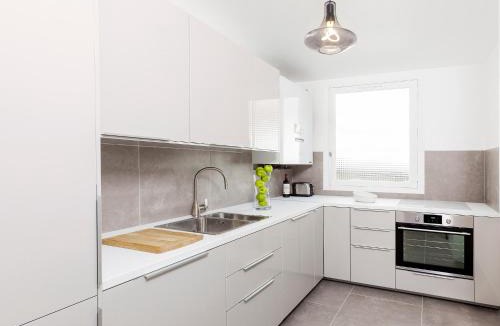 Quartier de Rochechouart Apartment | LivinParis - Luxury 4 Bedrooms Opera Lafayette II